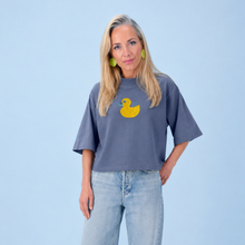 Load image into Gallery viewer, DUCK - Quack! Quack! embroidered - The women's cropped t-shirt in recycled cotton
